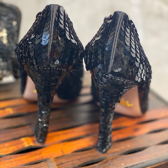 Prada shoes with black sequins and silver color - Picture 5 of 12